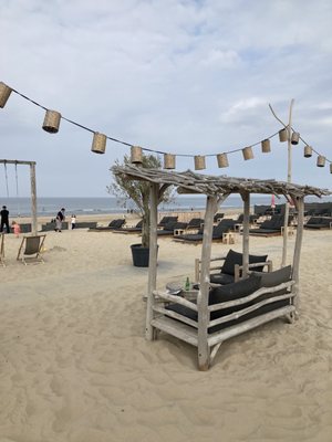 Branding Beach Club by null