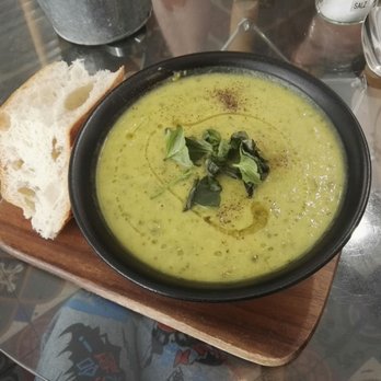 Franz Soupmarine - vegan curry zucchini coconut milk soup - Soup Near Me - Heidelberg, BW Franz Soupmarine - vegan curry zucchini coconut milk soup - Soup Near Me - Heidelberg, BW