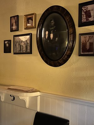 Daphnes Bar by null