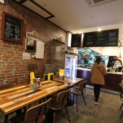 Burger Business - Burger Business interior