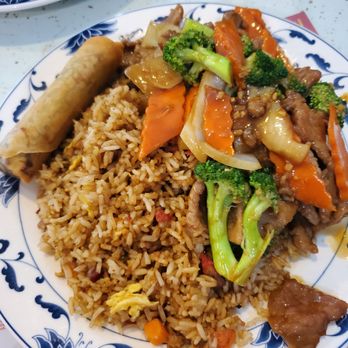 Jade Garden - Lunch special broccoli beef with bbq fried rice and an eggroll. Meet was tender and the whole dish was very tasty. - Chinese Near Me - Sacramento, California Jade Garden - Lunch special broccoli beef with bbq fried rice and an eggroll. Meet was tender and the whole dish was very tasty. - Chinese Near Me - Sacramento, California