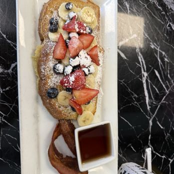 Happy Cow Cafe - French toast and a side of chrispy bacon - Coffee & Tea Near Me - Columbia, Kentucky