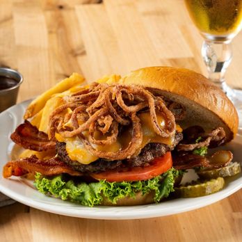 Carrington - Hillside Road Burger - New American Near Me - Egg Harbor, Wisconsin