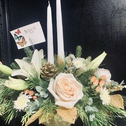 Grimsley's Flower Store - Centerpiece