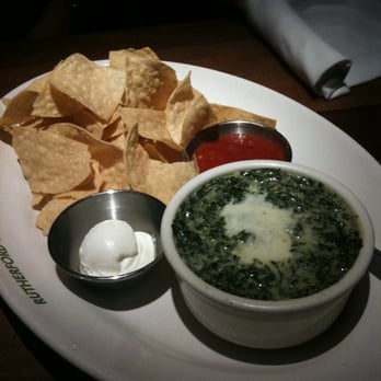 Rutherford Grill - Delicious spinach dip - American Near Me - Rutherford, California