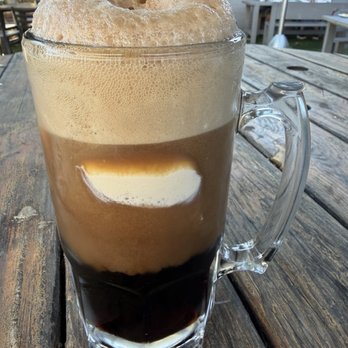 Solvang Brewing Company - Lompoc - Dessert special root beer float - Breweries Near Me - Lompoc, California