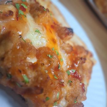 The Pizzeria of Babylon - Chicken Thai chili - Italian Near Me - Babylon, New York