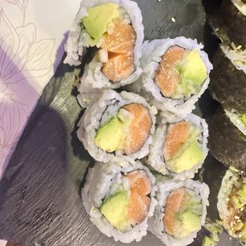 Kitsune Sushi House - Alaska roll - Sushi Bars Near Me - Clearwater, Florida