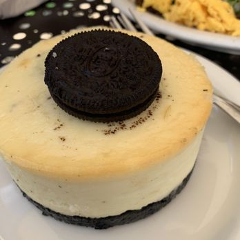 Urth Caffe - Oreo Cheesecake - Coffee & Tea Near Me - Laguna Beach, California