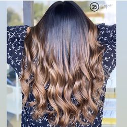 Salon 25