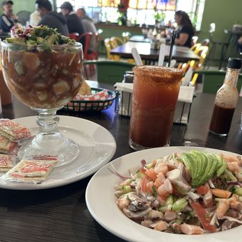 Pola's Mariscos - Un lindo Domingo en Polas restaurant. - Seafood Near Me - Montclair, California