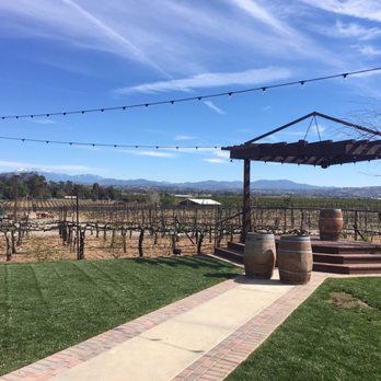 Grapeline Wine Tours - Wine Tours Near Me - Temecula, California