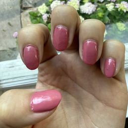 Super streaky nails, paint on my cuticles, cured a lint(?) into my nails. Super streaky nails, paint on my cuticles, cured a lint(?) into my nails.