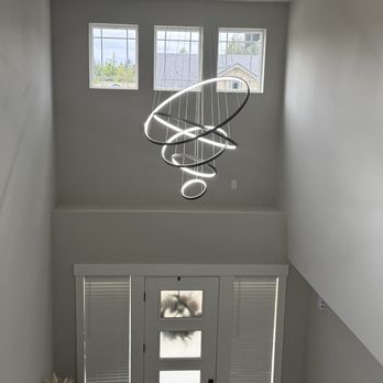 Thunder Mountain Electric - Residential Chandelier - Electricians Near Me Thunder Mountain Electric - Residential Chandelier - Electricians Near Me