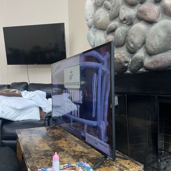 Vacasa - That tv hanging has no sound and did not work. We had to improvise since poor rental management - Vacation Rentals Near Me Vacasa - That tv hanging has no sound and did not work. We had to improvise since poor rental management - Vacation Rentals Near Me
