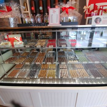Chocolats Favoris - Truffles, comes in different sizes to be packed in. Delicious flavours - Chocolatiers & Shops Near Me - Guelph, Ontario Chocolats Favoris - Truffles, comes in different sizes to be packed in. Delicious flavours - Chocolatiers & Shops Near Me - Guelph, Ontario