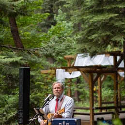 Tuck Wilson playing at Harmony Ridge Lodge Tuck Wilson playing at Harmony Ridge Lodge