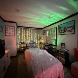 AromaGee Holistic Wellness