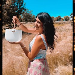 Soundbath with Evelyn