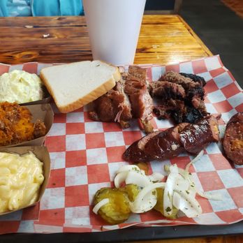 Dee Willie's BBQ - Barbeque Near Me - San Antonio, Texas Dee Willie's BBQ - Barbeque Near Me - San Antonio, Texas
