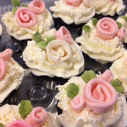 Linda's Cakes 'N Things - Wedding Cupcakes Can Be a Beautiful Option