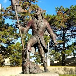 Antoine de Lamothe Cadillac Statue