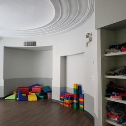 Little Inspirations - East Hyde Park - The rotunda room is used for gross motor play during the winter months.