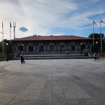 Chalet du Mont-Royal - Landmarks & Historical Buildings Near Me - Montreal, Quebec