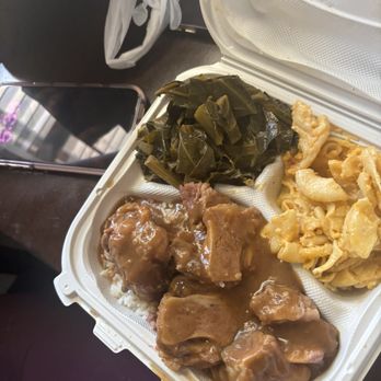 R Kitchen - This place is NOT good, greens and macaroni over seasoned, oxtails had no seasoning and had way too much fat - Soul Food Near Me - Lakewood, California R Kitchen - This place is NOT good, greens and macaroni over seasoned, oxtails had no seasoning and had way too much fat - Soul Food Near Me - Lakewood, California