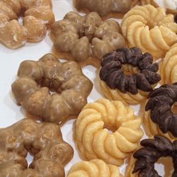 Miss Donuts - Mochi & French Cruller
