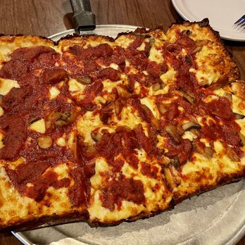 Loui's Pizza - Large pepperoni and mushroom pie - Pizza Near Me - Hazel Park, Michigan Loui's Pizza - Large pepperoni and mushroom pie - Pizza Near Me - Hazel Park, Michigan