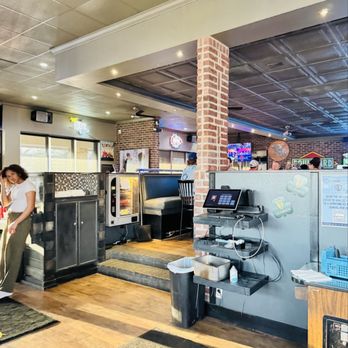 Barley's Kitchen + Tap - New American Near Me - Overland Park, Kansas