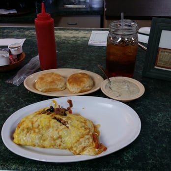 Wolf River Cafe - Western Omlett,  biscuits and gravy,  and sweet tea!  Yummy! !!!! - Cafes Near Me - Rossville, Tennessee