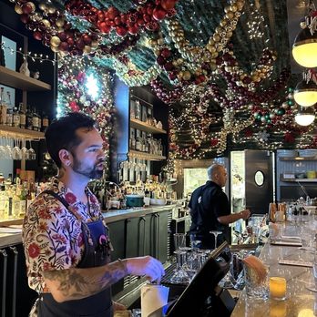 Herb & Sea - Bar area and our bartender - Seafood Near Me - Encinitas, California