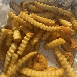Sweetbeats Sports & Soul Food Karaoke Bar - More fries than shrimp