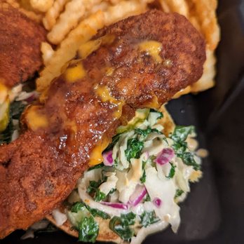 Dave's Hot Chicken - Slider with coleslaw - Chicken Shop Near Me - Fort Worth, Texas Dave's Hot Chicken - Slider with coleslaw - Chicken Shop Near Me - Fort Worth, Texas