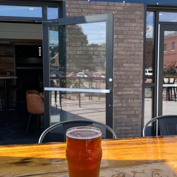 Carlisle's - Pigeon Shifting Sands - draft - Gastropubs Near Me - Muskegon, Michigan