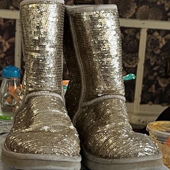 Savers - Authentic find!! Uggs - Thrift Stores Near Me - Murrieta, California