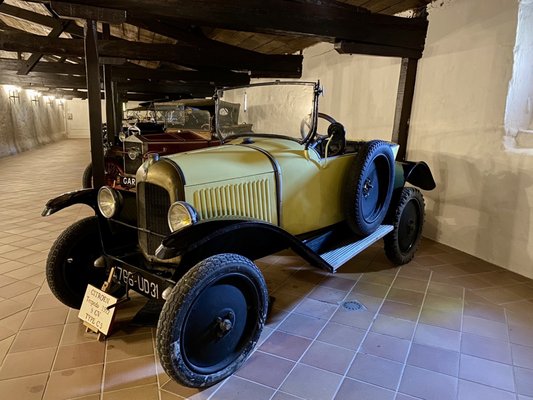 Château Carbonnieux - Grand cru classé de Graves - Pessac Léognan by null