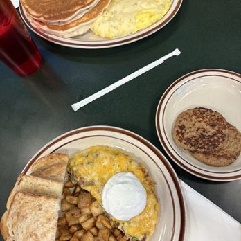 Egg & I - Pancakes, omelette, sausage patty - Breakfast & Brunch Near Me - Las Vegas, Nevada