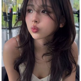 Amity Hair - What I wanted and what I showed her: long layers, lots of layers spread apart and spanning a long length from each other - Hair Salons Near Me - Los Angeles, California