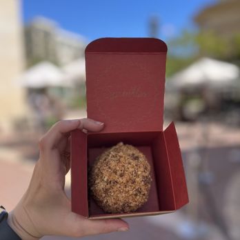 Sprinkles Beverly Hills - Cookie Cupcake - Bakeries Near Me - Beverly Hills, California Sprinkles Beverly Hills - Cookie Cupcake - Bakeries Near Me - Beverly Hills, California