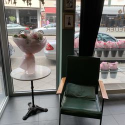 Vardi Flowers - Vardi Innen, ein großer fertiger Strauß