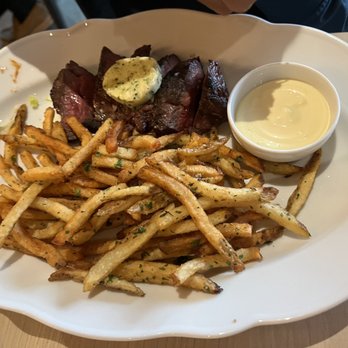 The Royal Hotel - Steak and frites - Hotels Near Me - Picton, Ontario