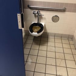 The Woodlands College Park High School - Clean restrooms