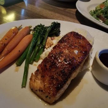 Yard House - Whiskey salmon with veggies and mashed potatoes. - New American Near Me - Honolulu, Hawaii Yard House - Whiskey salmon with veggies and mashed potatoes. - New American Near Me - Honolulu, Hawaii
