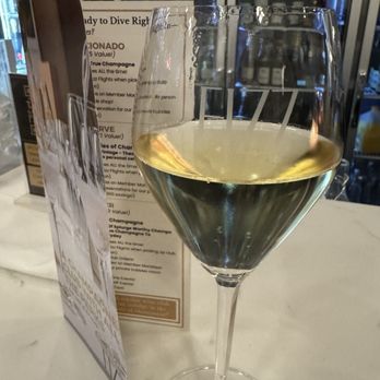Fizz Champagne & Bubbles Bar - Glass of blac de blanc - Champagne Bars Near Me - Sacramento, California
