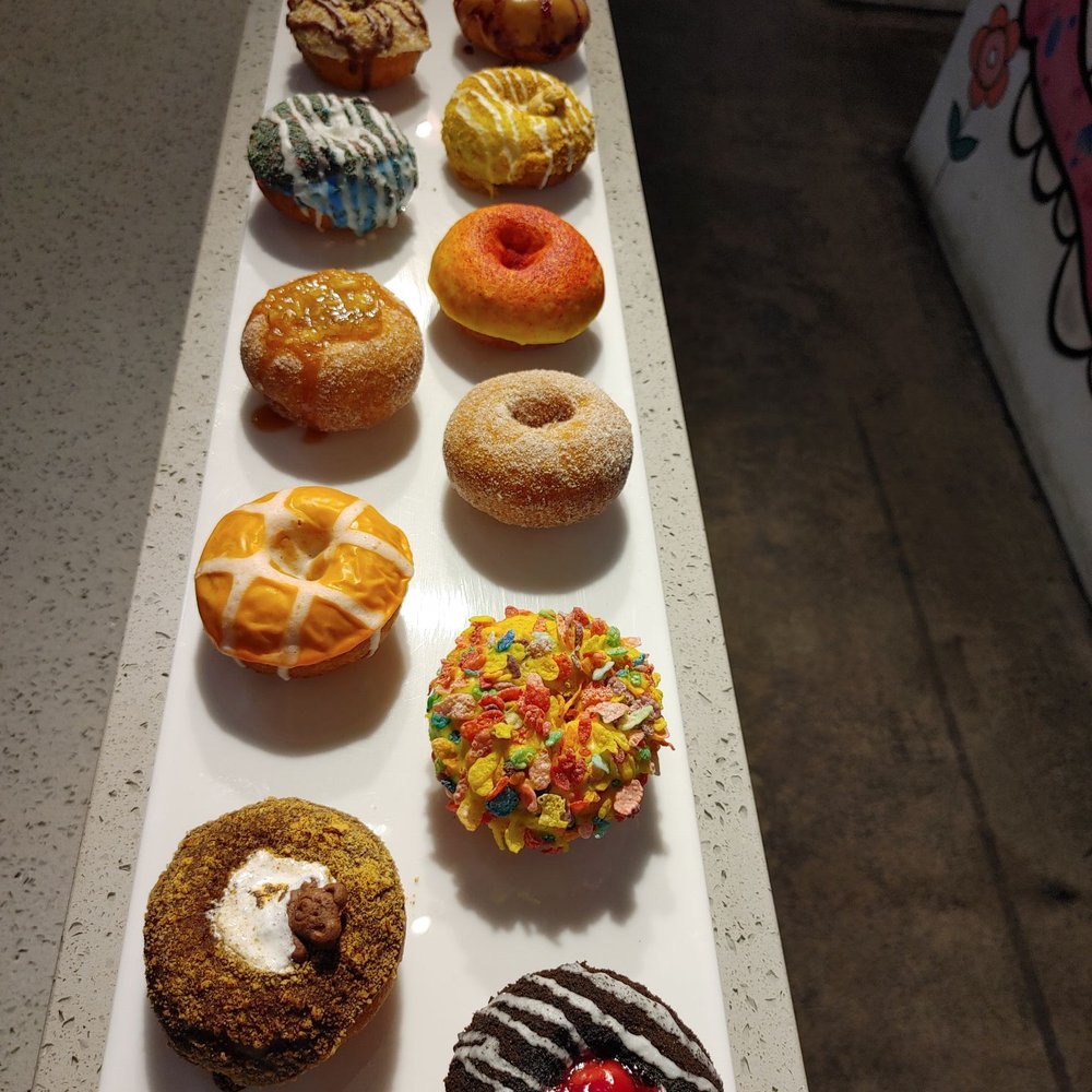 PURVÉ Donut Stop - Display of available doughnuts. - Donuts Near Me - Honolulu, Hawaii PURVÉ Donut Stop - Display of available doughnuts. - Donuts Near Me - Honolulu, Hawaii