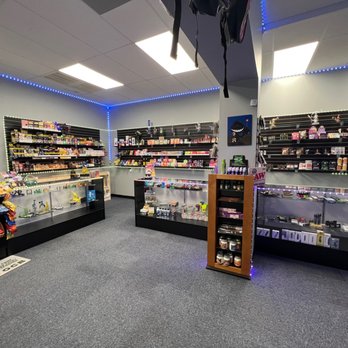 919 SMOKE SHOP VAPES & DELTA8 - Updated May 2026 - 13 Photos - 1716 Saint  Albans Dr, Raleigh, North Carolina - Tobacco Shops - Phone Number