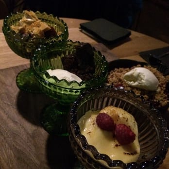 The Fable - Mini Pudding Shots and Blackberry Apple Crumble - Cocktail Bars Near Me - London, XGL The Fable - Mini Pudding Shots and Blackberry Apple Crumble - Cocktail Bars Near Me - London, XGL